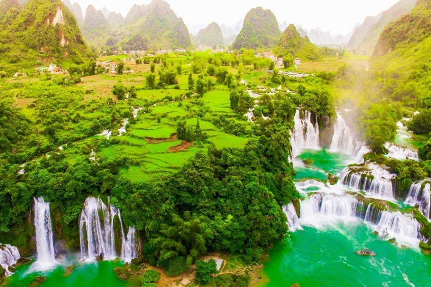 Ban Gioc Waterfall in Cao Bang, Vietnam